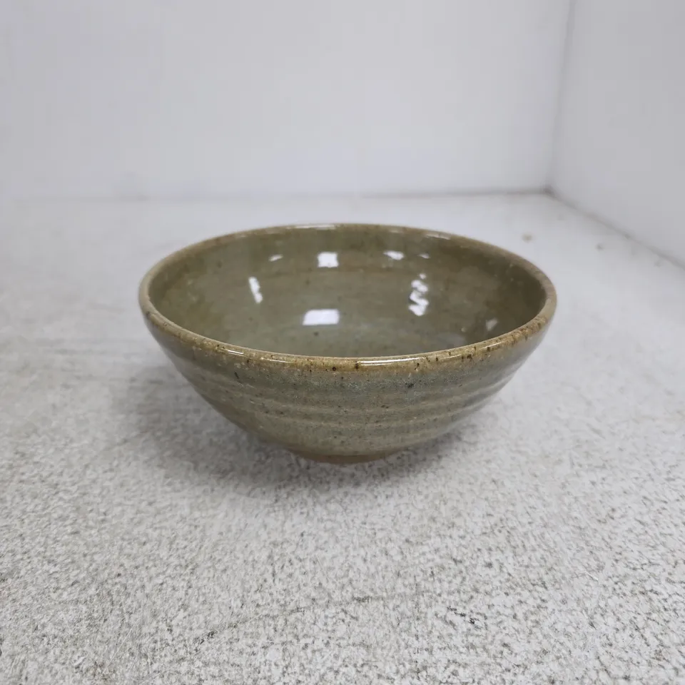 4 X CERAMIC GLAZED BOWL GREY-GREEN FINISH BOXED