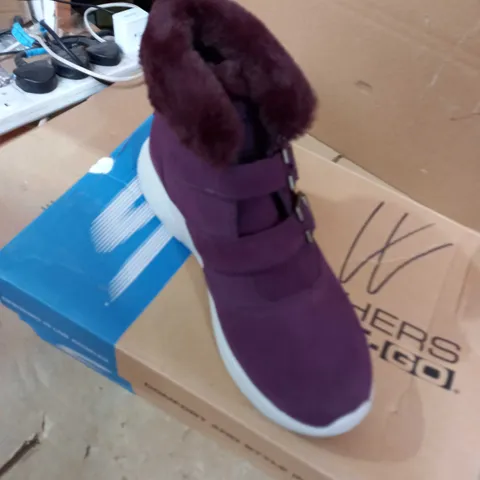 SKETCHERS PERFORMANCE BURGUNDY SHOES SIZE 5 
