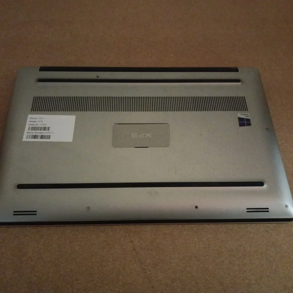 DELL XPS LAPTOP – SILVER