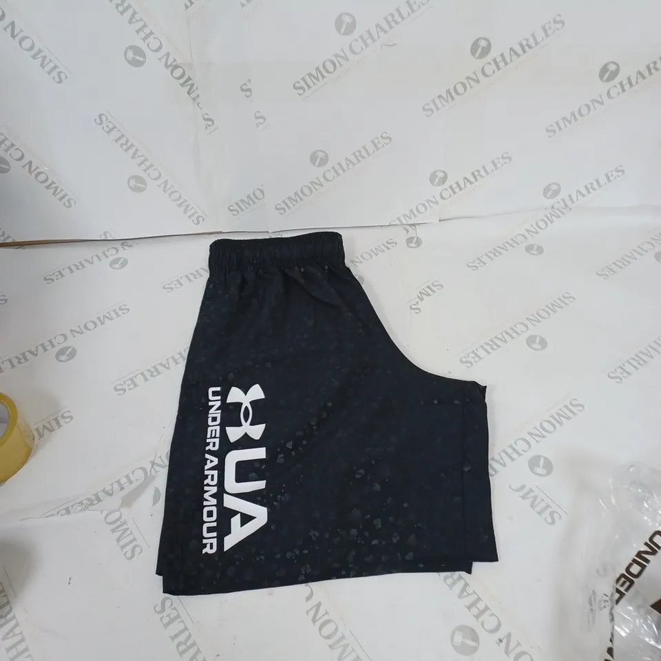 MENS SMALL UNDER ARMOUR SHORTS BLACK/WHITE