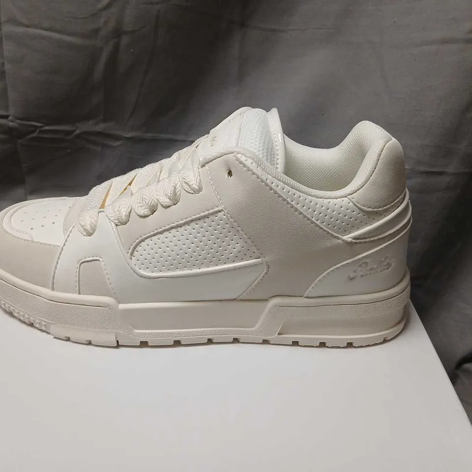 CONZURI WHITE SNEAKERS – MEN'S UK 8.5 (EU 43)