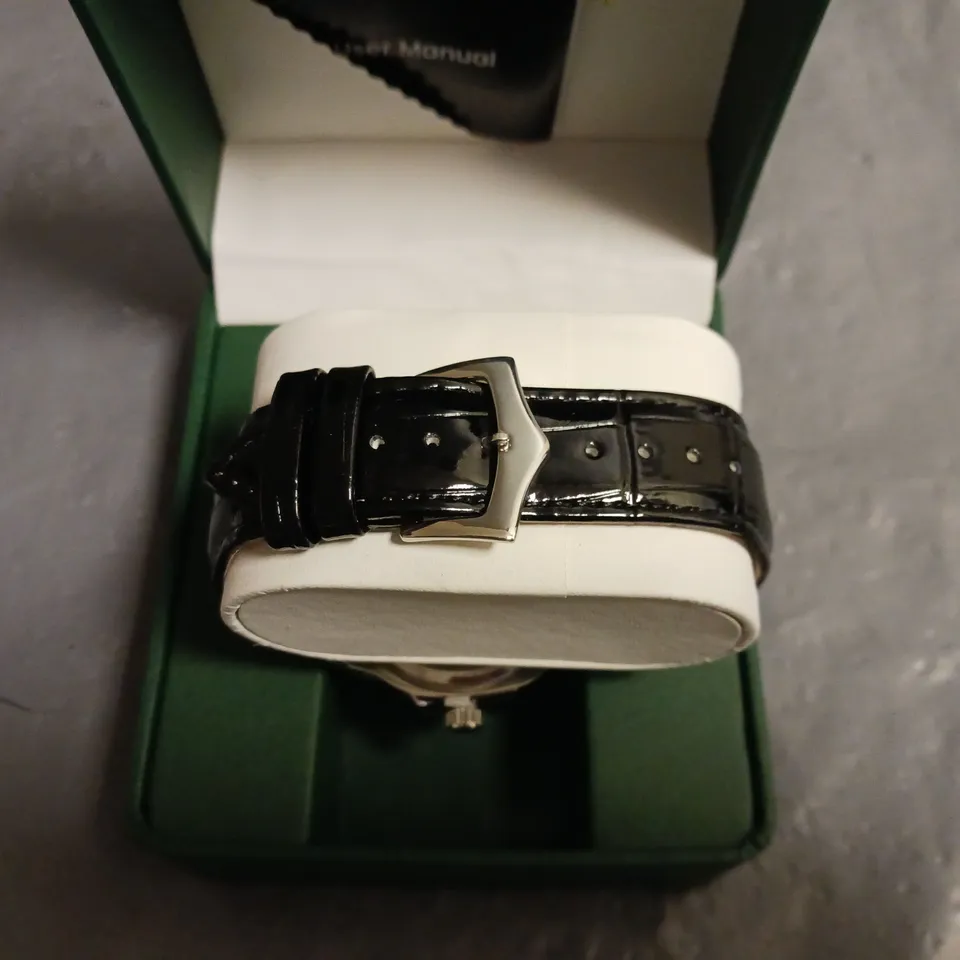 FRANK SCHMIDT WHITE DIAL GENTS WATCH WITH STAINLESS STEEL BACKCASE AND BLACK LEATHER STRAP IN BOX