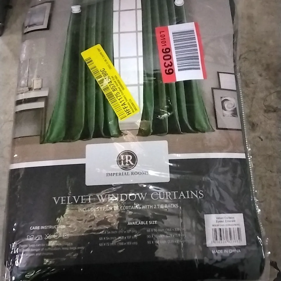VELVET WINDO CURTAINS SIZE 229 X 229