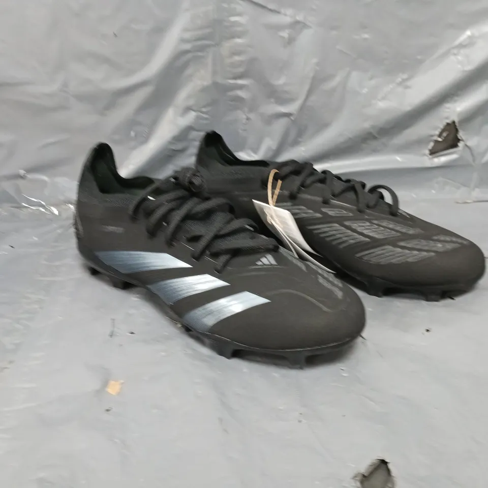 BOXED PAIR OF ADIDAS MEN'S PREDATOR 20.2 FIRM GROUND FOOTBALL BOOTS - BLACK - UK SIZE 9 1/2