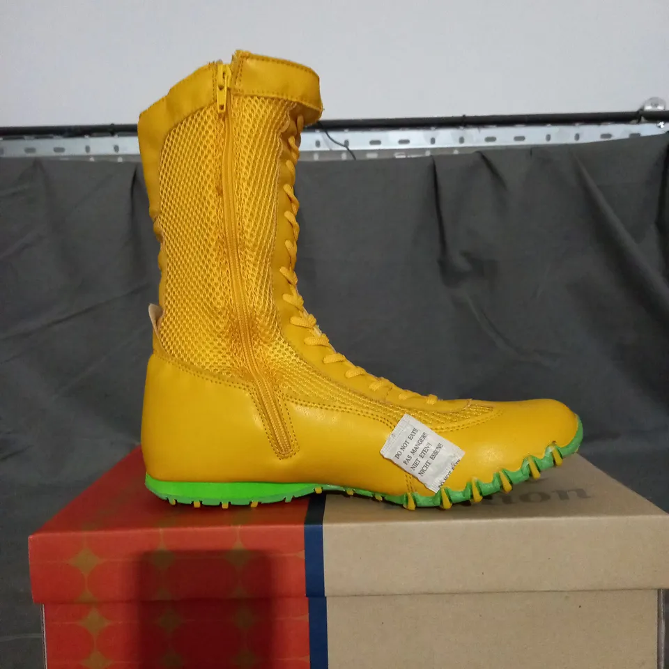 APPROXIMATELY 16 BOXED PAIRS OF BULLION HI TOP TRAINERS IN VARIOUS SIZES TO INCLUDE SIZE 8  