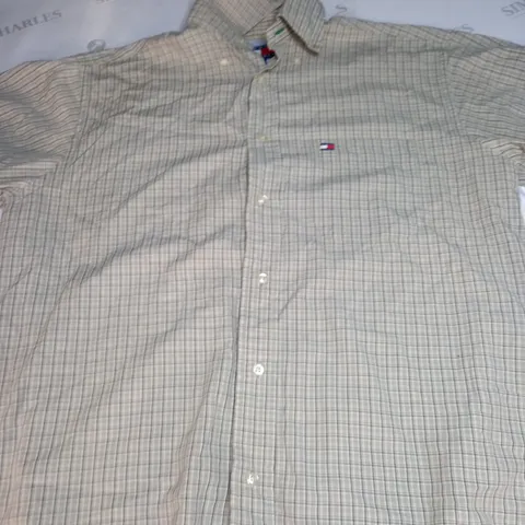 TOMMY HILFIGER BUTTONED SHORT SLEEVED SHIRT SIZE S