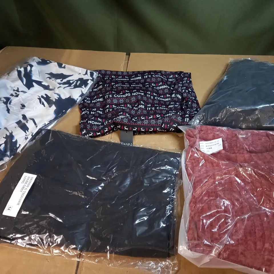LOT OF APPROX 20 ASSORTED CLOTHING ITEMS VARYING IN SIZE/COLOUR/STYLE TO INCLUDE: TROUSERS, DRESSES, TOPS