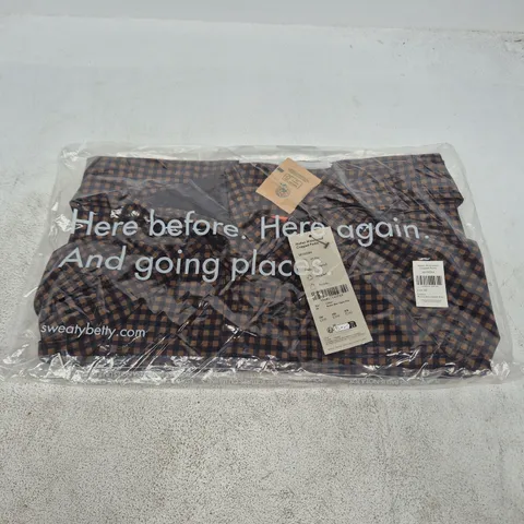 BAGGED SWEATY BETTY MOTION WATERPROOF CROPPED PARKA IN BROWN MINI CHECK PRINT - XS