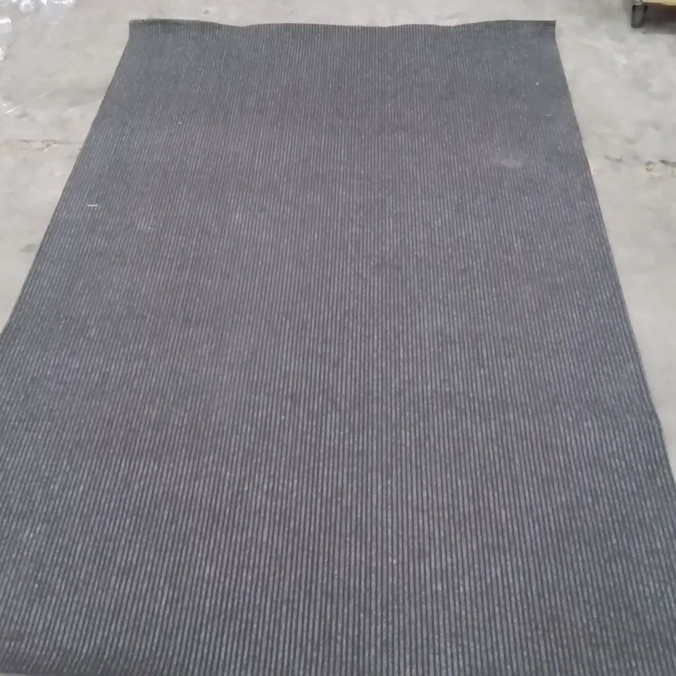 QUALITY DESIGNER AREA RUG - APPROXIMATELY 284X190CM