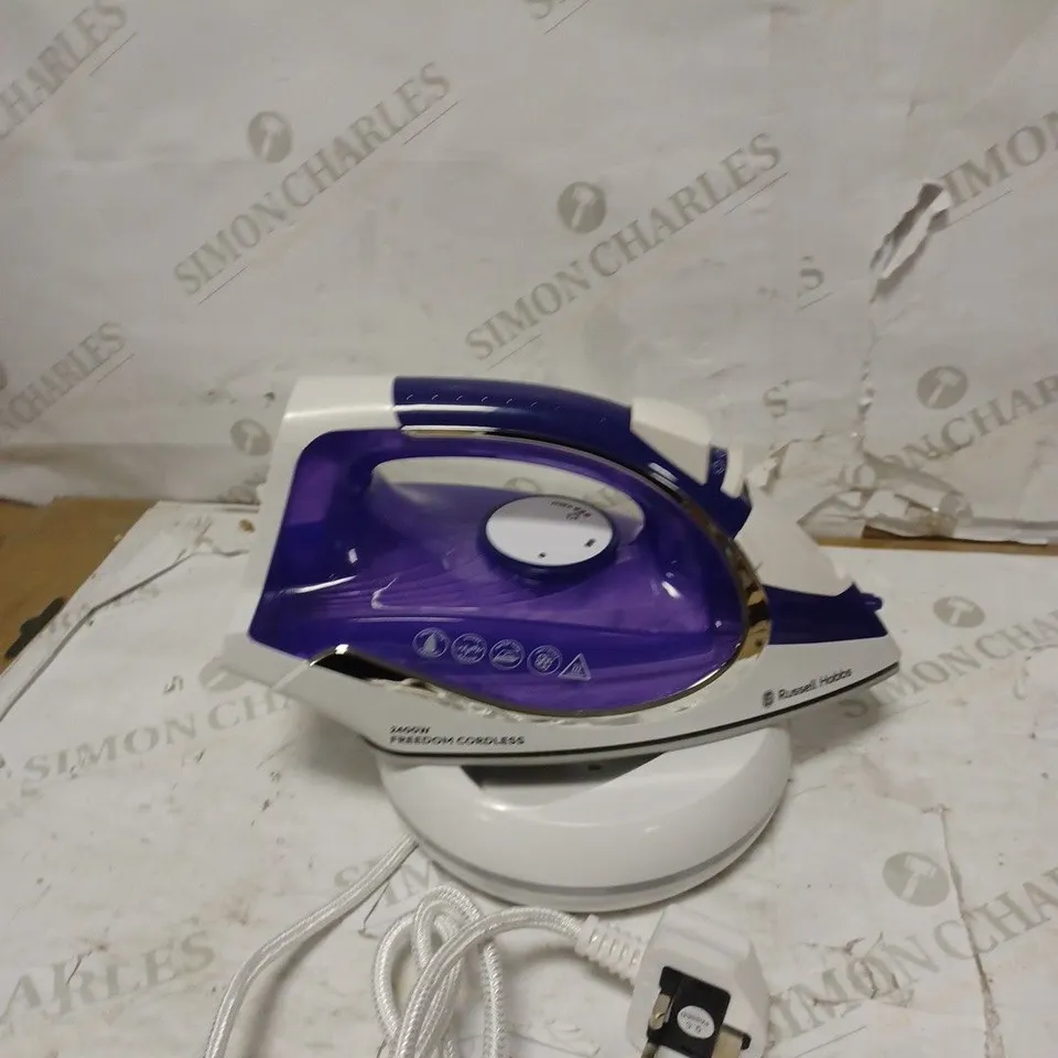 RUSSELL HOBBS FREEDOM CORDLESS 2400W IRON