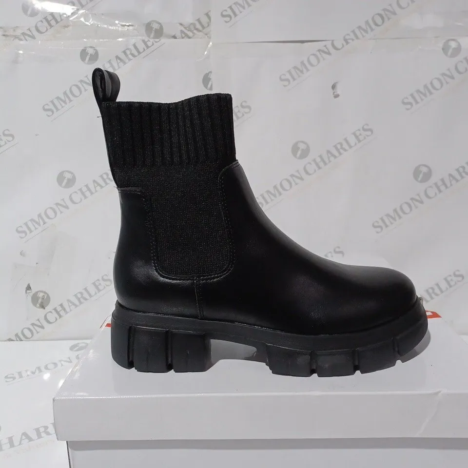 CATWALK BLACK PLATFORM HIGH BOOTS - UK 5 