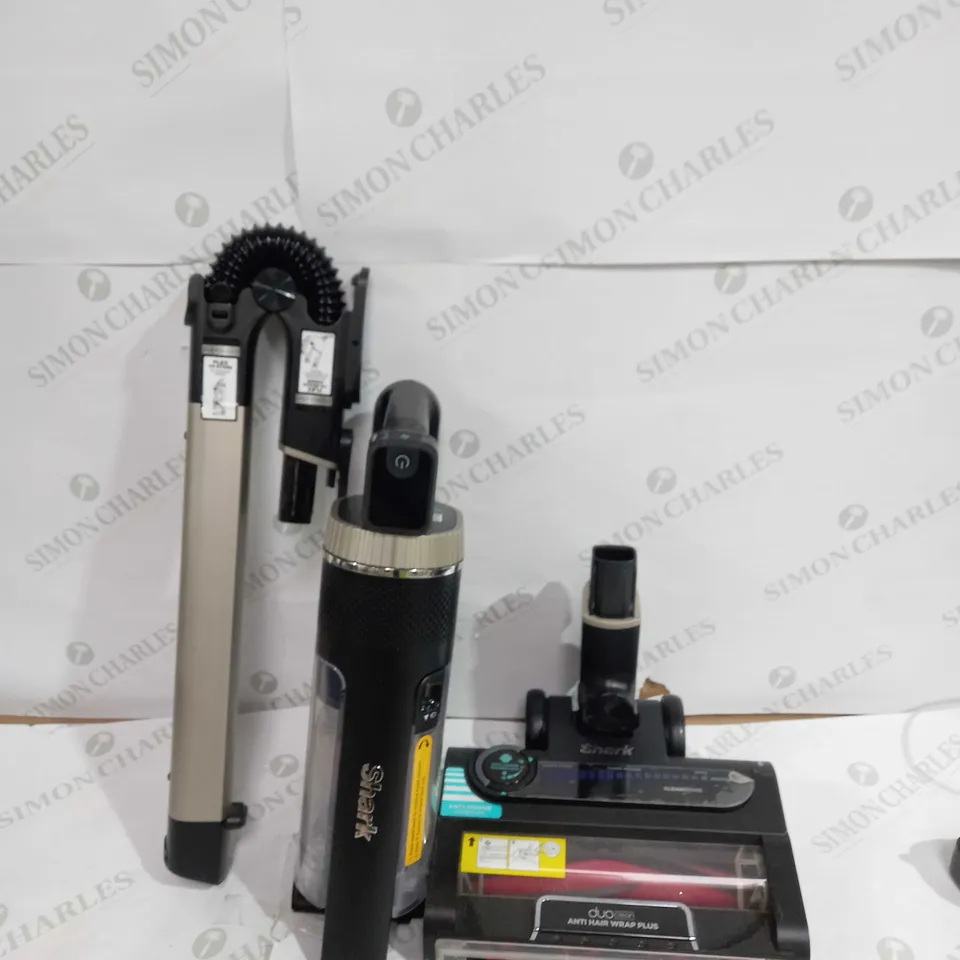 SHARK CORDLESS STICK VACUUM CLEANER PET PRO MODEL