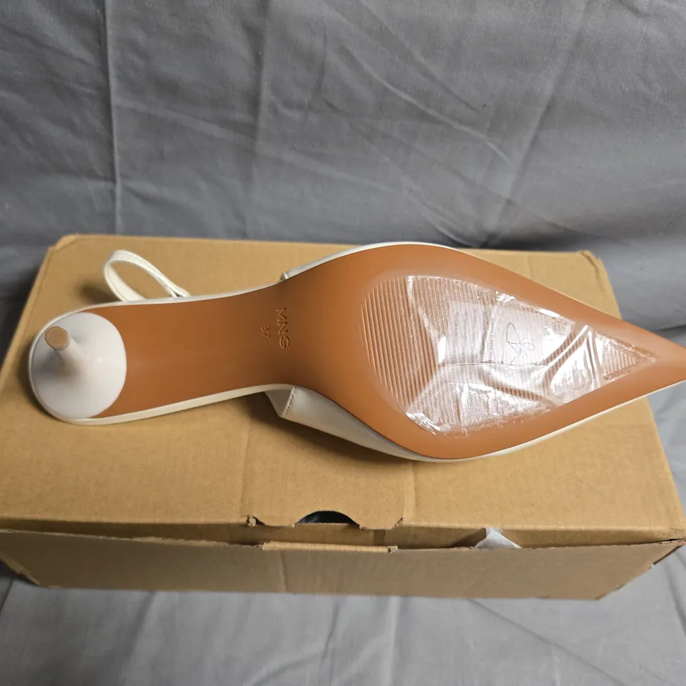 BOXED PAIR OF MNG HIGH HEEL SHOE - UK SIZE 4