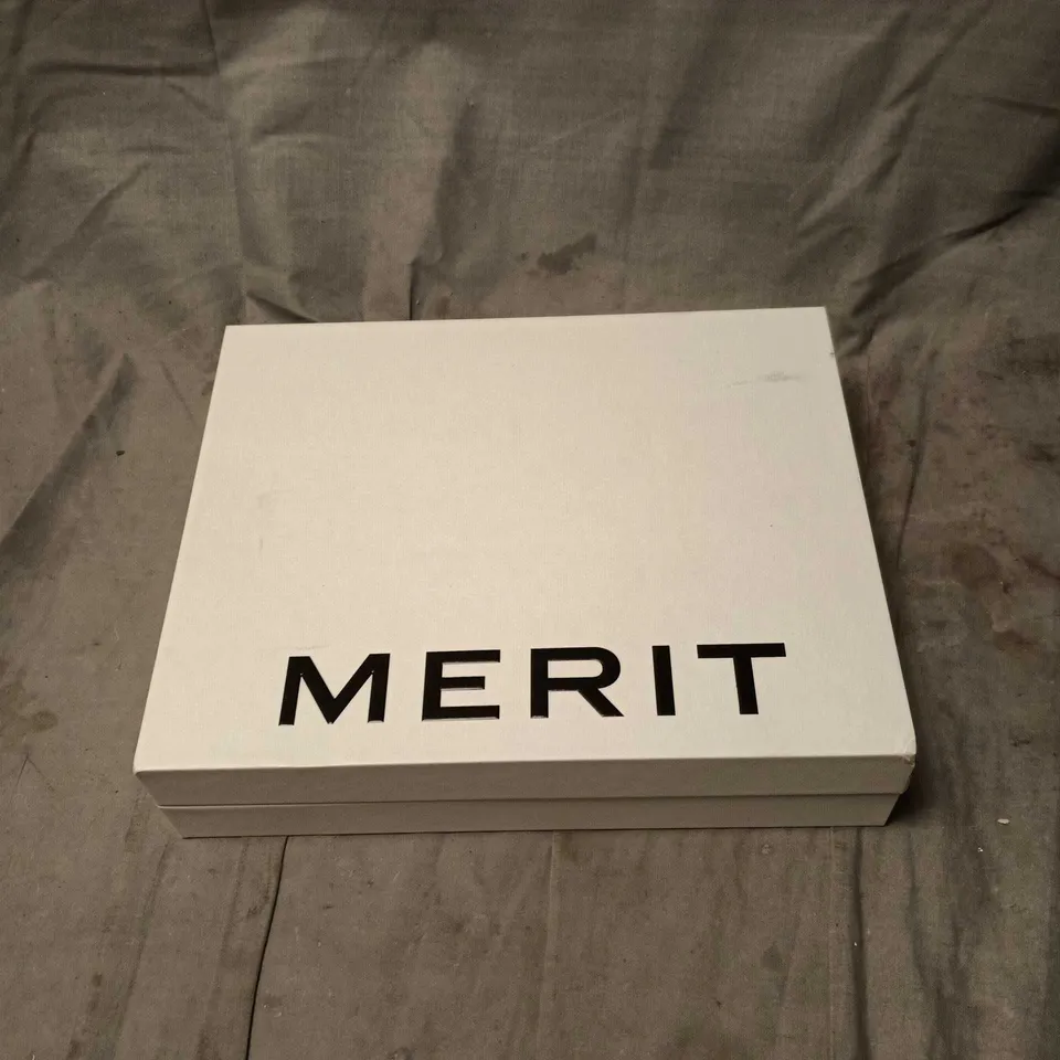 MERIT 3 ITEM GIFT SET TO INCLUDE INSTANT GLOW SERUM ETC BOXED