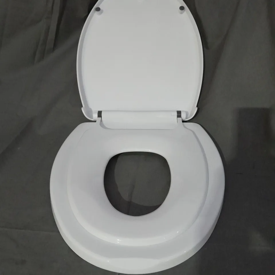 TOILET SEAT WHITE 