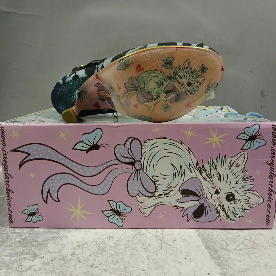 BOXED PAIR OF IRREGULAR CHOICE HEELED SHOES IN MULTICOLOUR W. GLITTER EFFECT AND FLORAL DETAIL SIZE EU 39