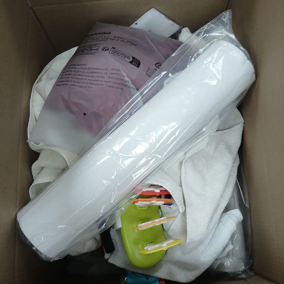 BOX OF APPROXIMATELY 10 ASSORTED ITEMS INCLUDING A BRUSH HEAD, SOME COLGATE TOOTHPASTE AND SOME EARRINGS