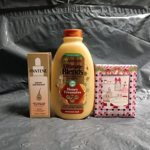 APPROXIMATELY 15 ASSORTED COSMETIC ITEMS TO INCLUDE GARNIER, PANTENE, ETC - COLLECTION ONLY