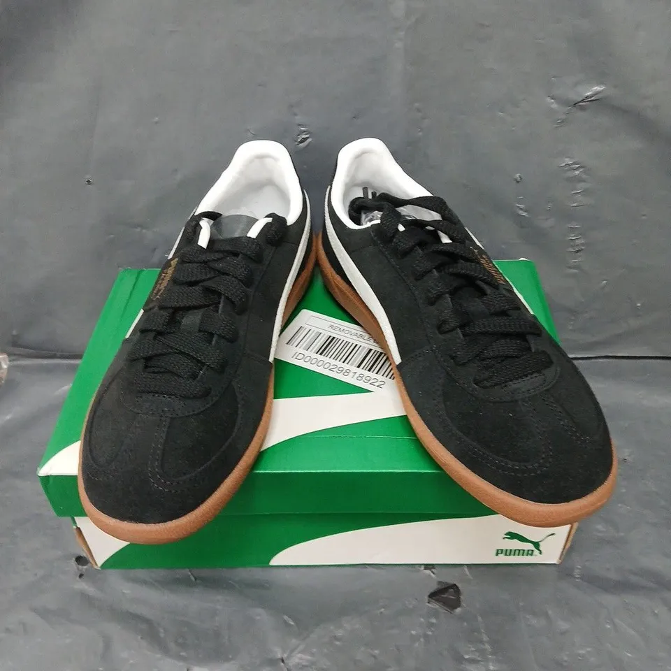 BOXED PAIR OF PUMA PALERMO TRAINERS - 6