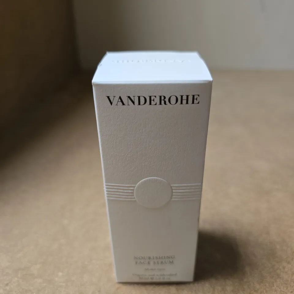 VANDEROHE NOURISHING FACE SERUM – WHITE BOX PACKAGING