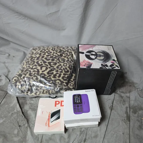 BOX OF APPROXIMATELY 25 ASSORTED HOUSEHOLD ITEMS TO INCLUDE MAKE UP BRUSH CLEANER, CLOTHES, POWER BANK, NOKIA 105 ETC