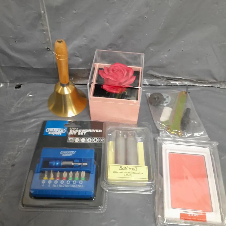 APROXIMATELY 15 ASSORTED HOUSEHOLD ITEMS TO INCLUDE TOOL KITS , DECORATIVE ROSE , ETC