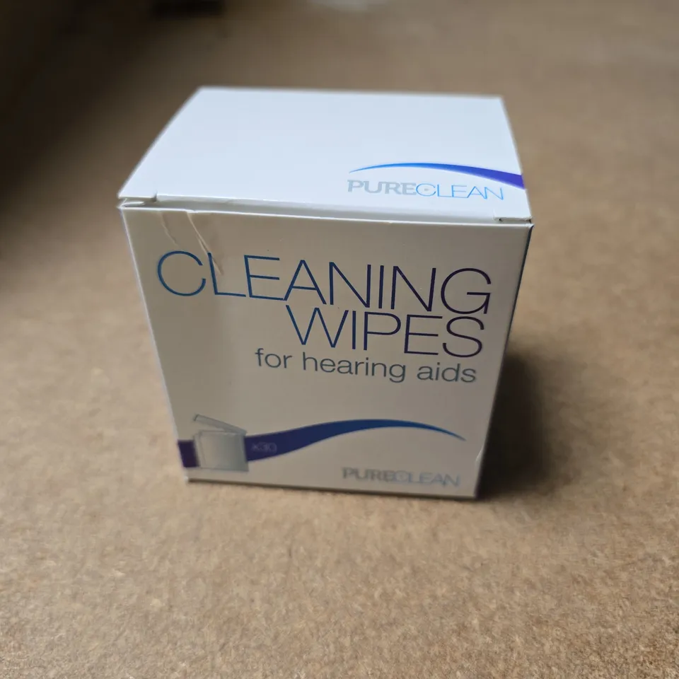 APPROXIMATELY 20 ASSORTED COSMETIC ITEMS INCLUDING JOHNSONS BABY POWDER , FALSE EYELASHES AND CLEANING WIPES FOR HEARING AIDS 