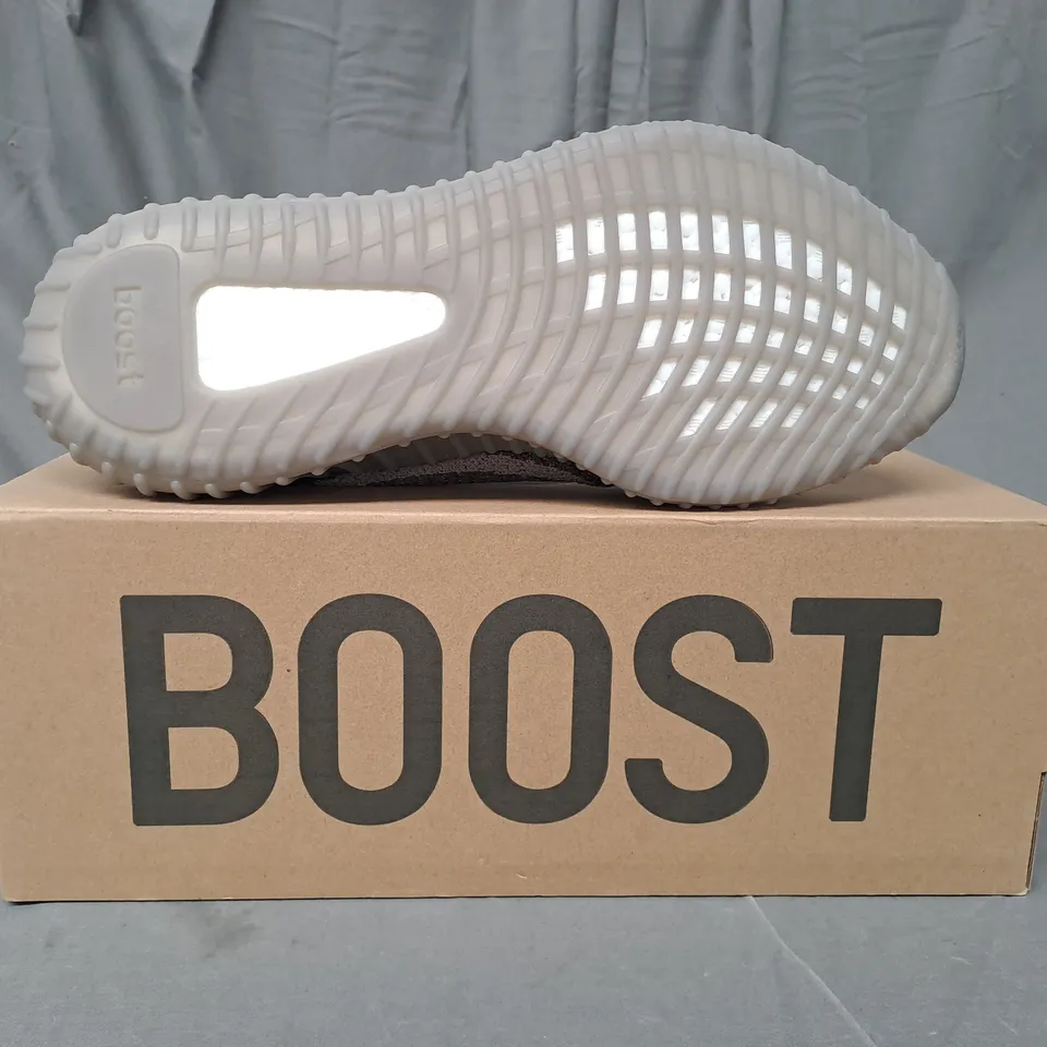 BOXED PAIR OF ADIDAS YEEZY BOOST 350 V2 SHOES IN GREY/ORANGE UK SIZE 13.5