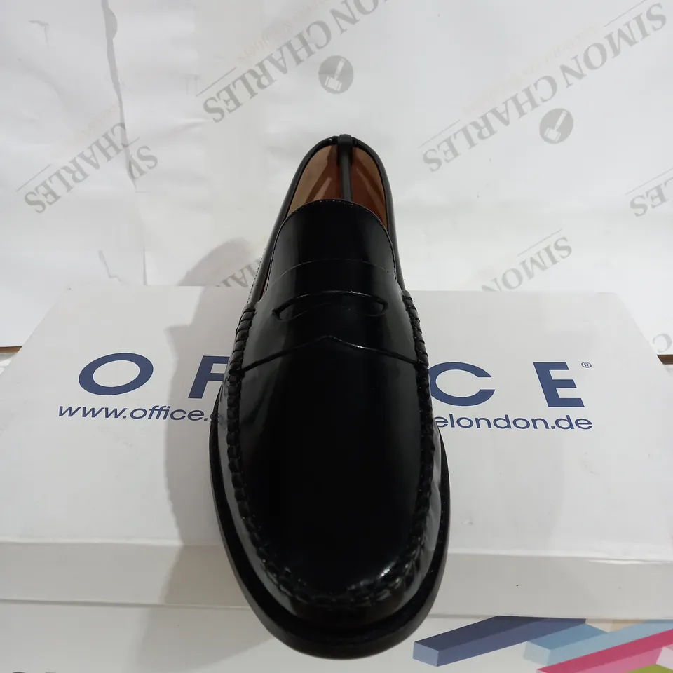 PAIR OF OFFICE MARVIN PENNY LOAFERS IN BLACK SHINE - UK SIZE 11
