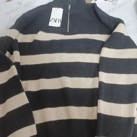 ZARA KNITTED ZIP UP QUARTER ZIP - LARGE