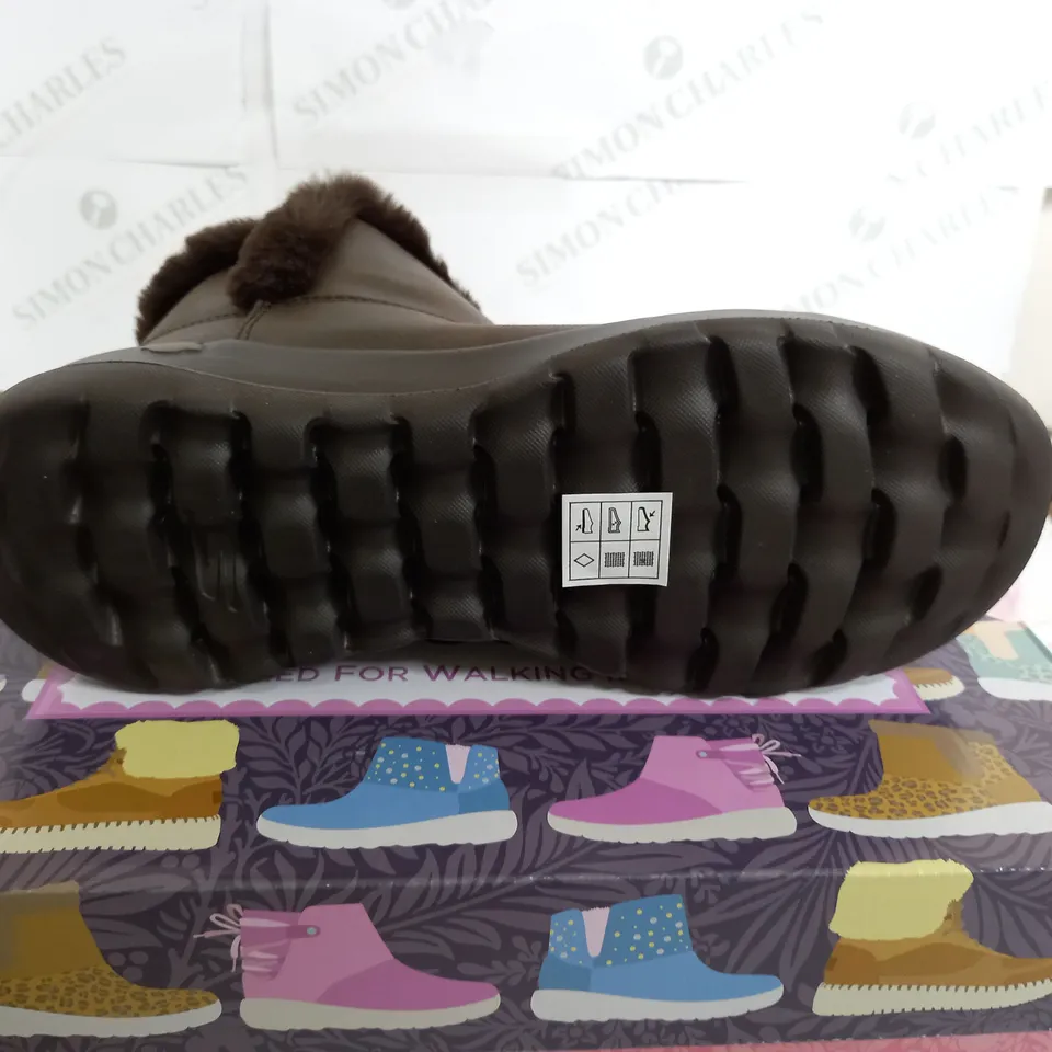 SKETCHERS GO WALK BOOTS IN BROWN SIZE
