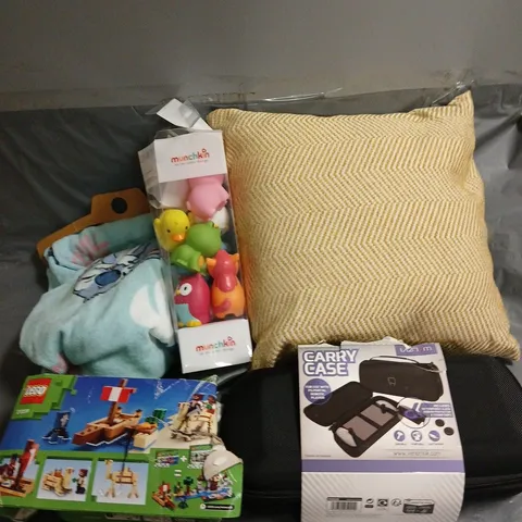BOX OF APPROX 15 ASSORTED HOUSEHOLD ITEMS TO INCLUDE MINECRAFT LEGO, CUSHION, STITCH BEACH TOWEL, ETC