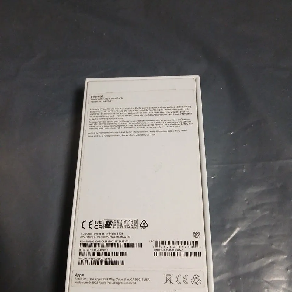 Apple iPhone SE – Boxed