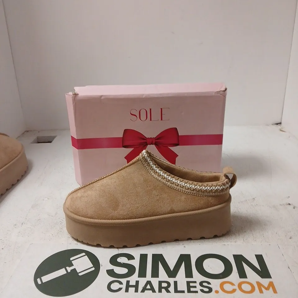 SOLE LONDON SAND MICRO SUEDE SLIP-ON PLATFORM SHOES – UK 7
