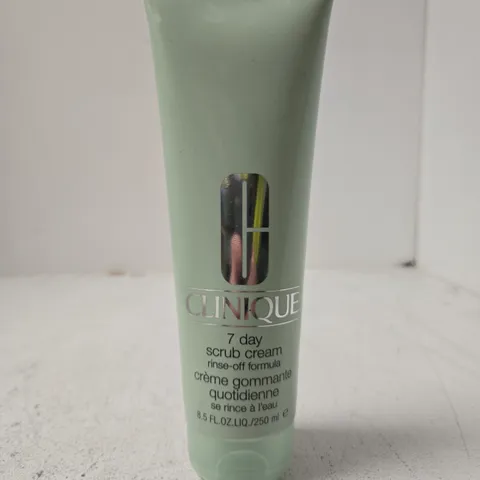 CLINIQUE 7 DAY SCRUB CREAM – FACIAL SKIN CARE