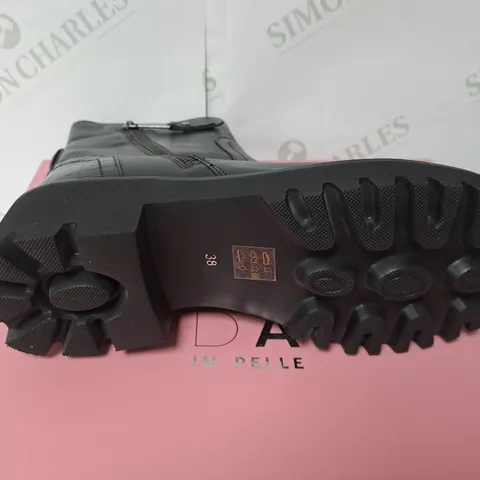 MODA IN PELLE BOXED BLACK LEATHER ZIPPED BOOTS SIZE 5