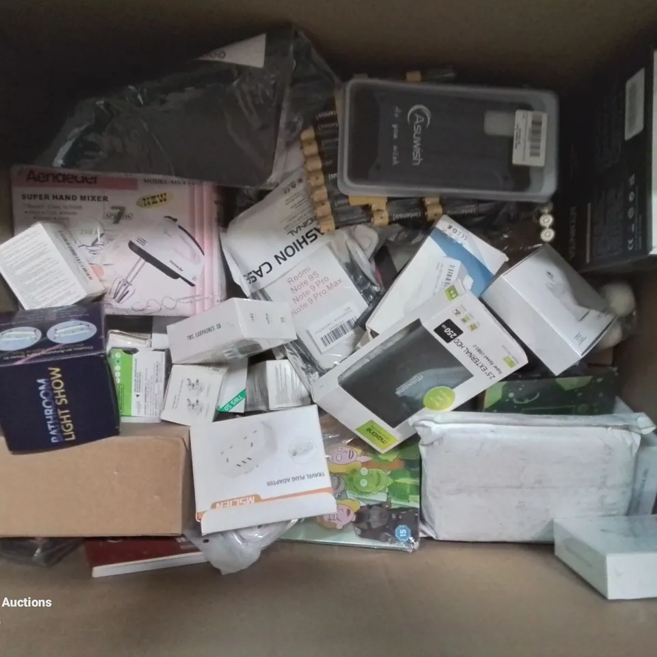 BOX CONTAINING LARGE AMOUNT OF MIXED ELECTRICAL ITEMS, PHONE ACCESSORIES ETC.