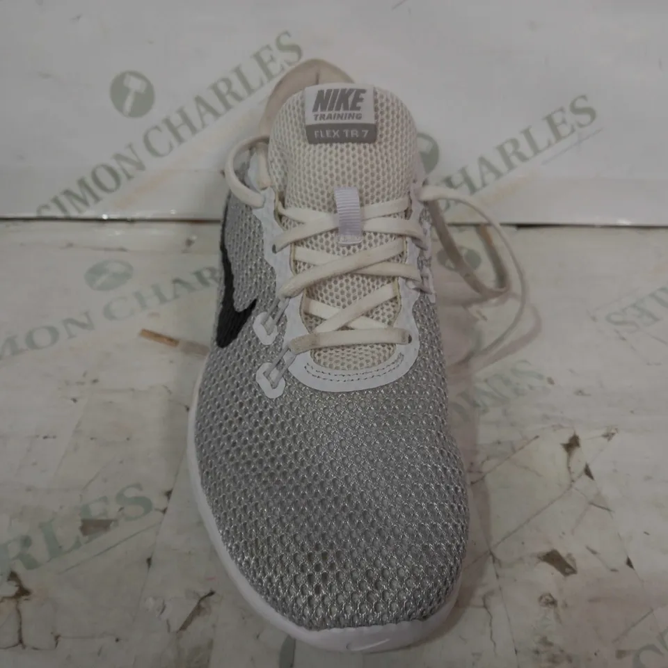 PAIR OF NIKE TRAINING FLEX TR7 SHOES IN WHITE/BLACK UK SIZE 5