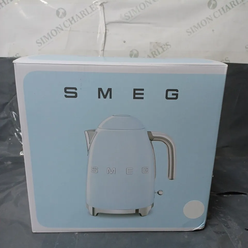 BOXED SMEG KETTLE CREAM