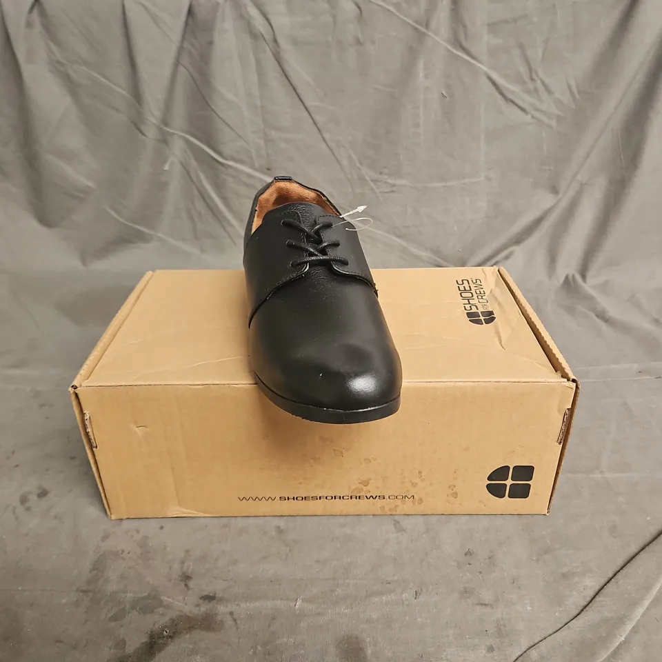 BOXED PAIR OF SHOES FOR CREWS MADISON 3 WOMENS SHOE IN BLACK SIZE UK 6