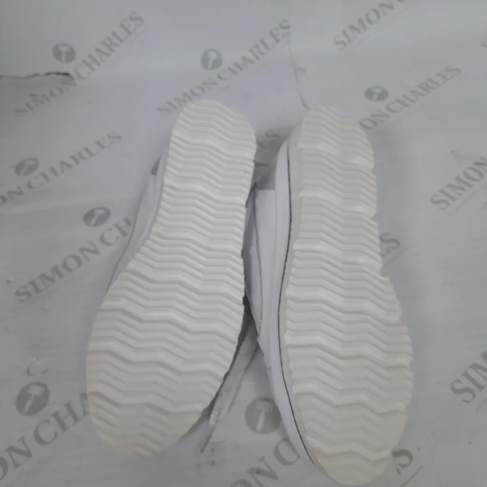 MODA IN PELLE AZARA TRAINER IN WHITE SIZE 5