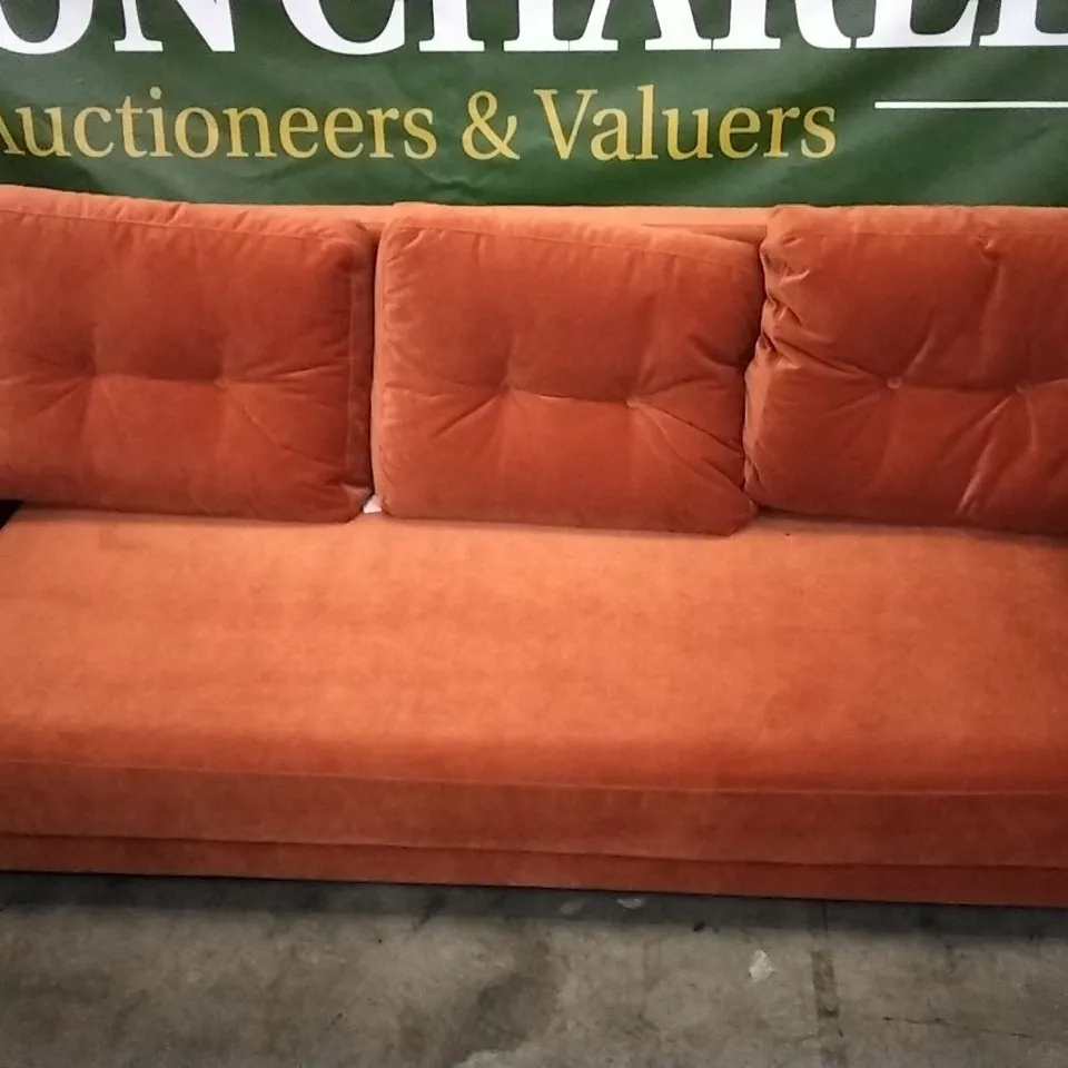 QUALITY DESIGNER LOUNGE CO VINTAGE SOFABED IN RUSTY ORANGE PLUSH FABRIC