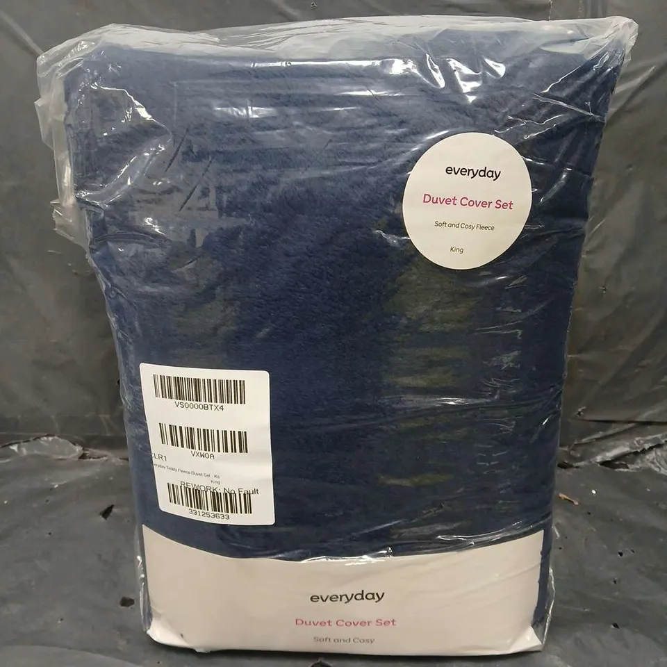 TEDDY FLEECE DUVET COVER SET IN NAVY - KING