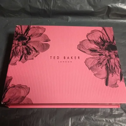 TED BAKER LONDON BEAUTY GIFT SET