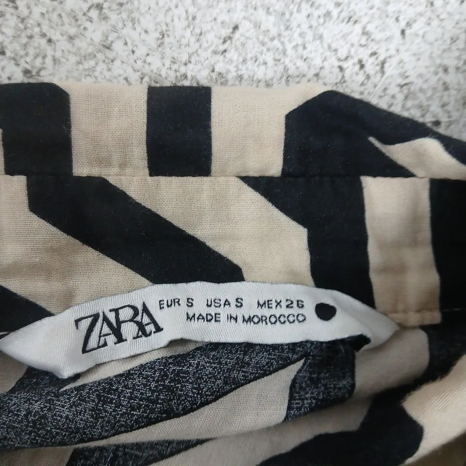 ZARA GEOMETRIC-PRINT SHIRT – BEIGE/BLACK – UK S (EU S, US S) – MADE IN MOROCCO