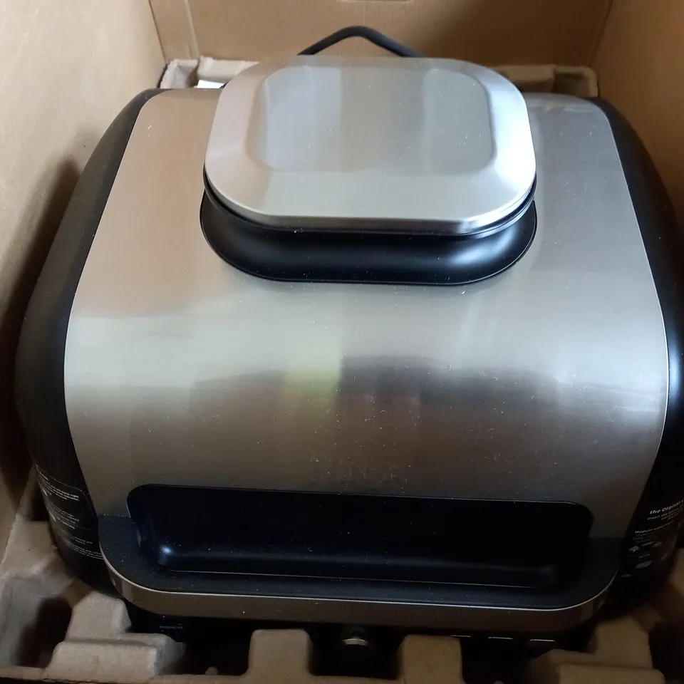 BOXED NINJA FOODI MAX PRO HEALTH GRILL AND AIR FRYER AG651UK