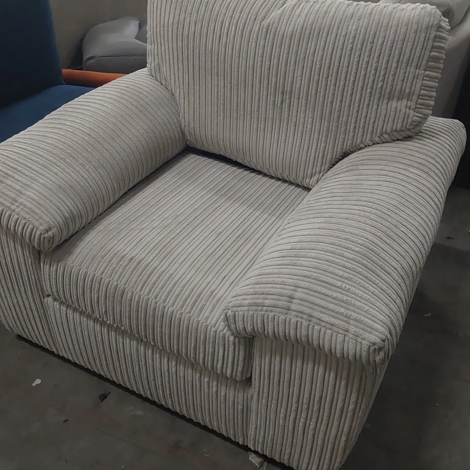 DESIGNER EASY CHAIR NATURAL JUMBO CHORD