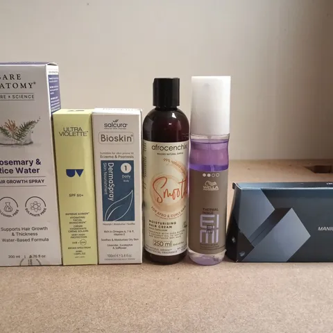 APPROXIMATELY 15 ASSORTED HEALTH & BEAUTY PRODUCTS TO INCLUDE MANICURE SET , WELLA AND SALCURA