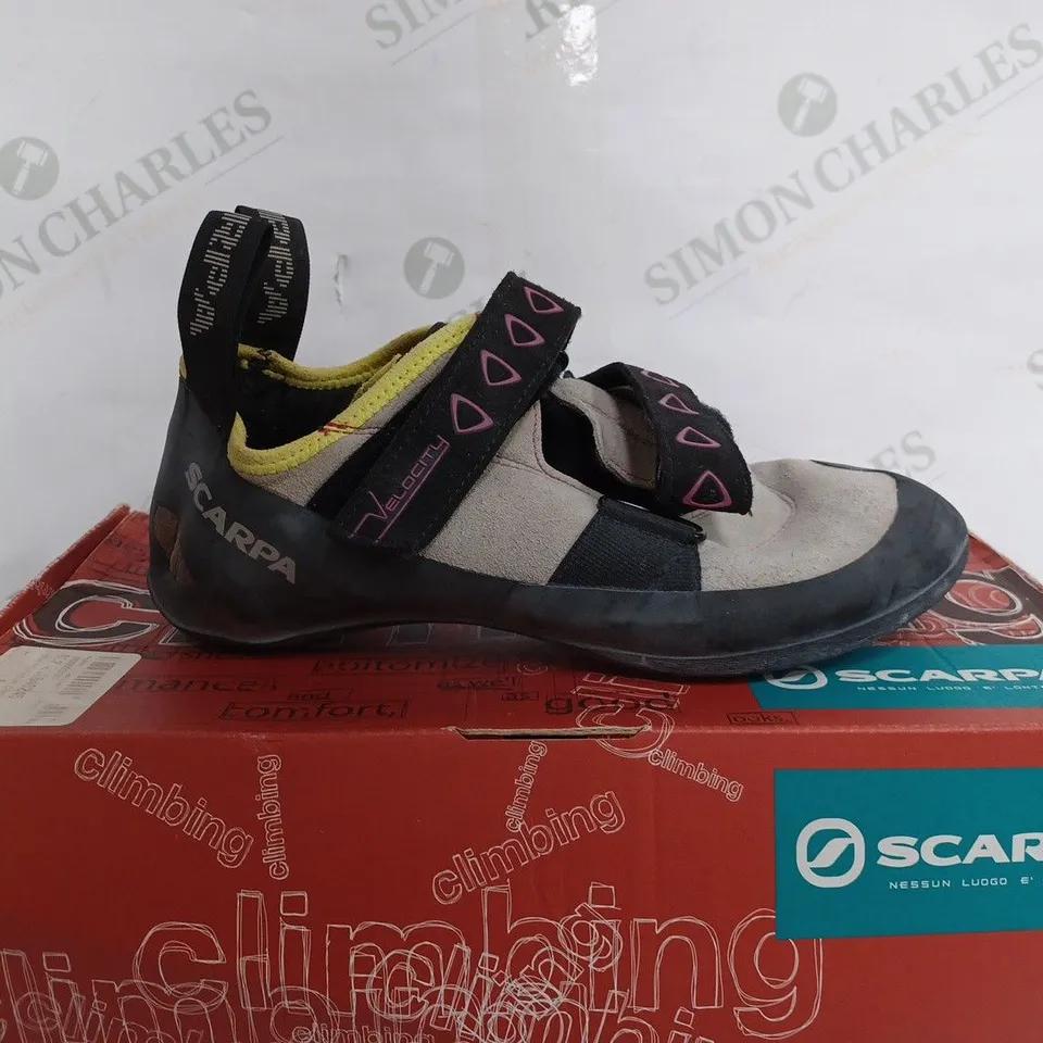 SCARPA CLIMBING LIGHT GREY SHOES - EU 40