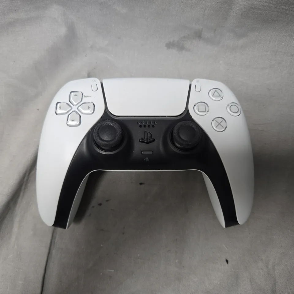 SONY PLAYSTATION 5 DUALSENSE WIRELESS CONTROLLER – WHITE/BLACK (CFI-ZCT1W)